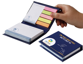 אלבום בכריכה קשה עם דפי ממו postIt ודגלוני סימון דביקים ממתותגים